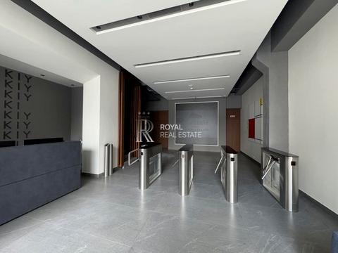 комерційна за адресою Лаврська вул. (Січневого Повстання), 2