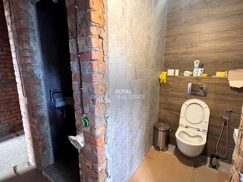 комерційна за адресою Зоряна, 1