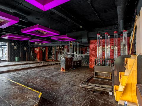 коммерческая по адресу Владимира Ивасюка просп. (Героїв Сталінграду), 1