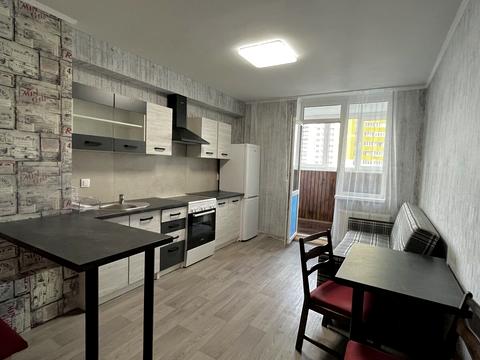 квартира за адресою Василя Симоненка вул., 111