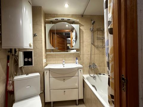 квартира за адресою Князя Романа Мстиславича вул. (Генерала Жмаченка), 4