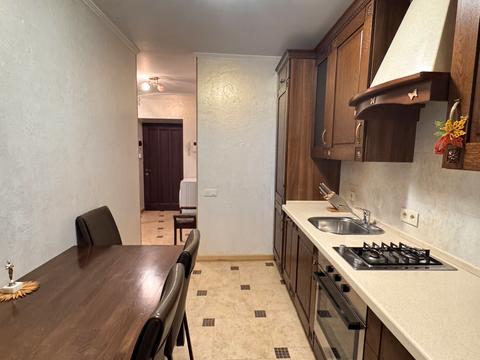 квартира за адресою Лаврська вул. (Січневого Повстання), 4-В