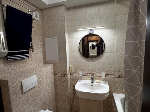 квартира за адресою Лаврська вул. (Січневого Повстання), 4-В