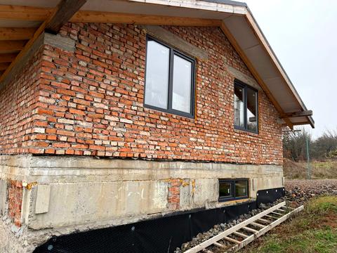 дом по адресу Центральна