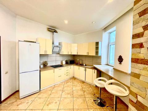 квартира за адресою Миколи Міхновського бульв. (Дружби народів), 14-16