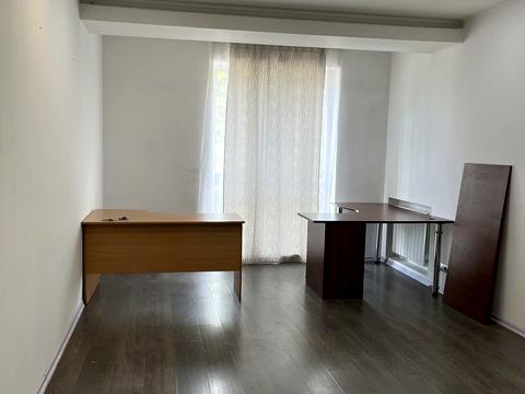 комерційна за адресою Вишнева вул., 36