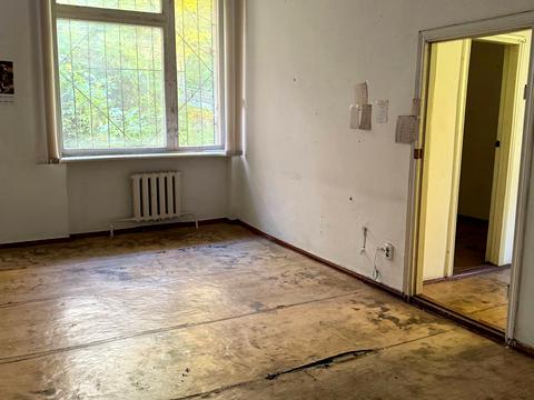 комерційна за адресою Молодіжна вул., 12/1