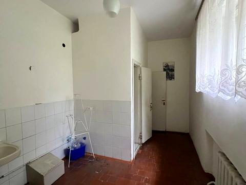 комерційна за адресою Молодіжна вул., 12/1