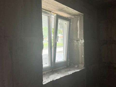 комерційна за адресою Кам'янецька вул., 100/2