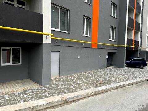 комерційна за адресою Кам'янецька вул., 100/2