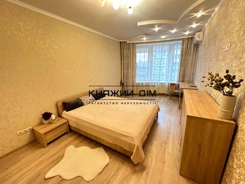 квартира за адресою Дніпровська набережна вул., 26-Б