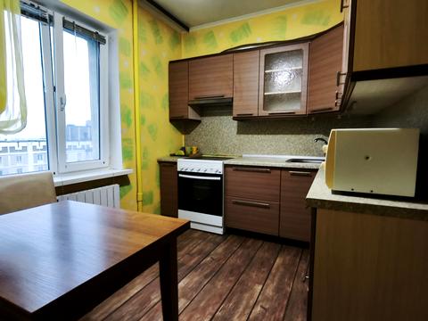 квартира за адресою Анни Ахматової вул., 8