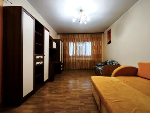 квартира за адресою Анни Ахматової вул., 8