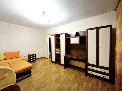 квартира за адресою Анни Ахматової вул., 8