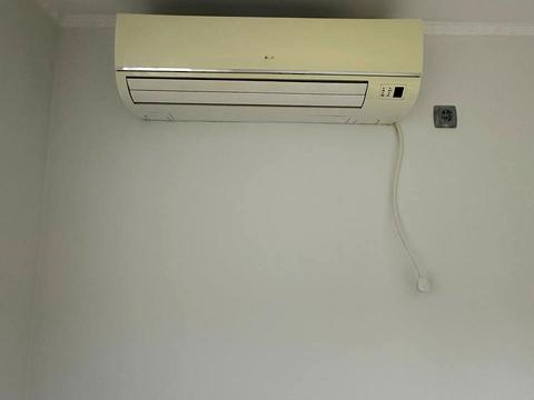 комерційна за адресою Тролейбусна вул., 15