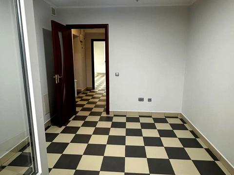 комерційна за адресою Тролейбусна вул., 15