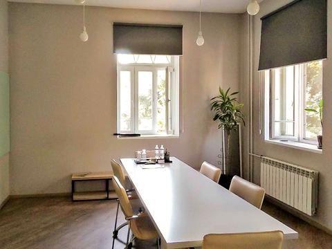 комерційна за адресою Воздвиженська вул., 10