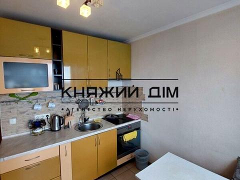 квартира за адресою Стадіонна вул., 14