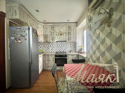 квартира за адресою Космічна вул., 100