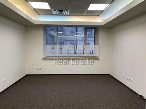 комерційна за адресою Шовковична вул., 42