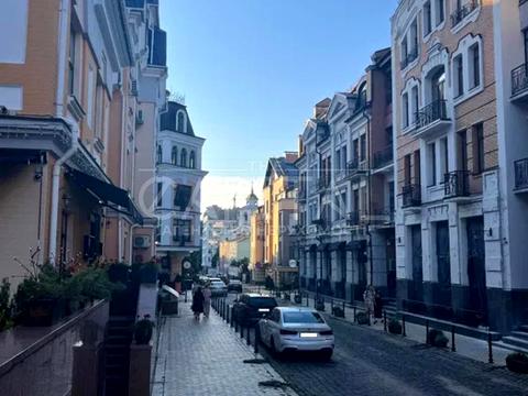 коммерческая по адресу Воздвиженская ул., 16