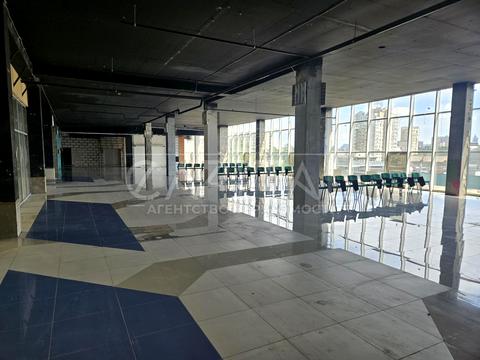 комерційна за адресою Борщагівська вул., 154