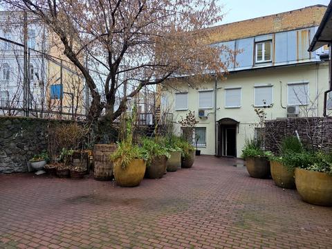 комерційна за адресою Петра Сагайдачного вул., 35