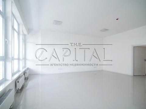 комерційна за адресою Кловський узвіз, 7