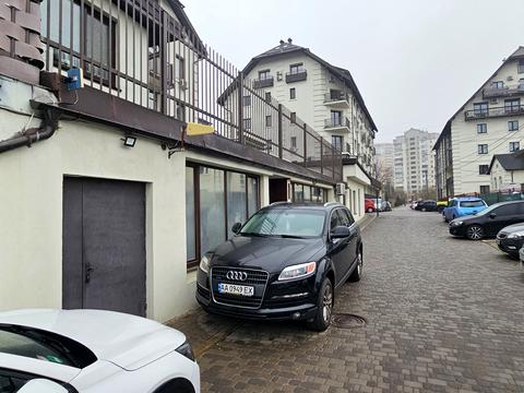 комерційна за адресою Григорія Гуляницького вул. (Московська), 35-В