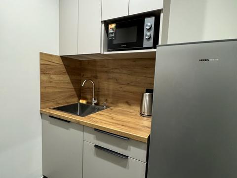 комерційна за адресою Жилянська вул., 68