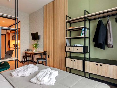 комерційна за адресою Панаса Мирного вул., 29