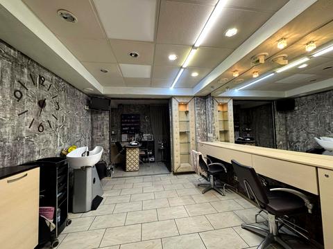 комерційна за адресою Академіка Корольова вул., 28