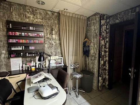 комерційна за адресою Академіка Корольова вул., 28