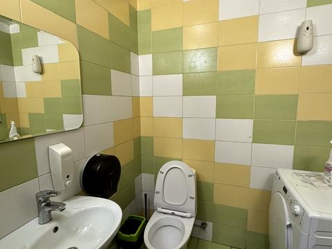 комерційна за адресою Академіка Корольова вул., 28