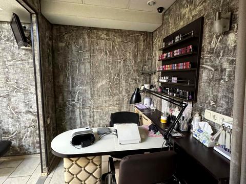 комерційна за адресою Академіка Корольова вул., 28