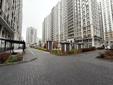 комерційна за адресою Михайла Максимовича вул. (Онуфрія Трутенка), 24-Г