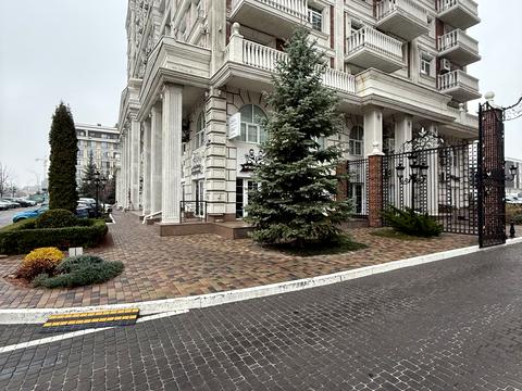 комерційна за адресою Михайла Максимовича вул. (Онуфрія Трутенка), 24-Г