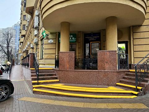 коммерческая по адресу Полтавская ул., 10