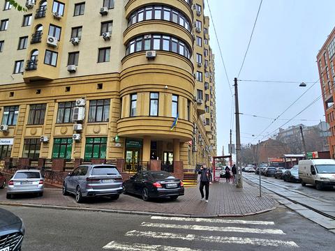 коммерческая по адресу Полтавская ул., 10