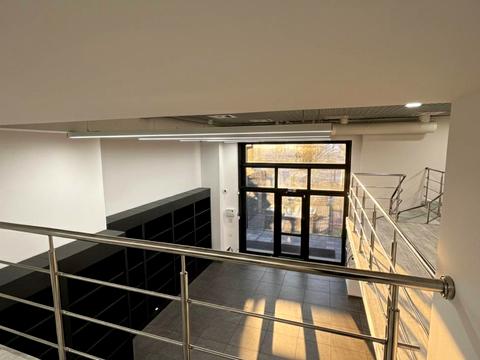 коммерческая по адресу площа Яворського, 1