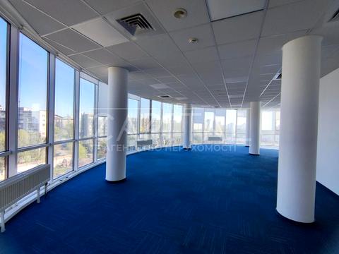 комерційна за адресою Польова вул., 24Д