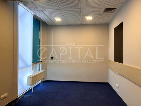 комерційна за адресою Польова вул., 24Д