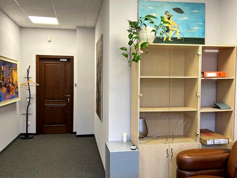 комерційна за адресою Польова вул., 24