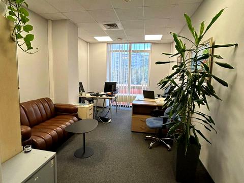 комерційна за адресою Польова вул., 24