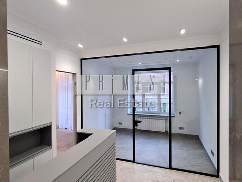 комерційна за адресою Інститутська вул., 16