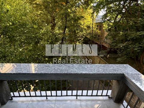 комерційна за адресою Інститутська вул., 16