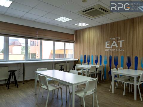 комерційна за адресою Польова вул., 24д