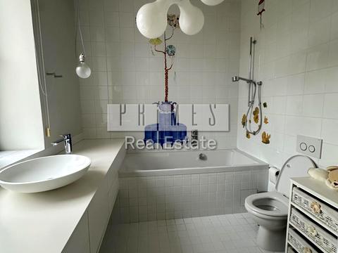 будинок за адресою Лугова вул.