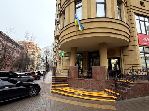 коммерческая по адресу Полтавская ул., 10