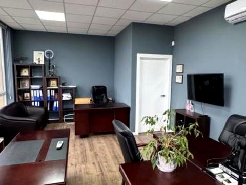 комерційна за адресою Жилянська вул., 68